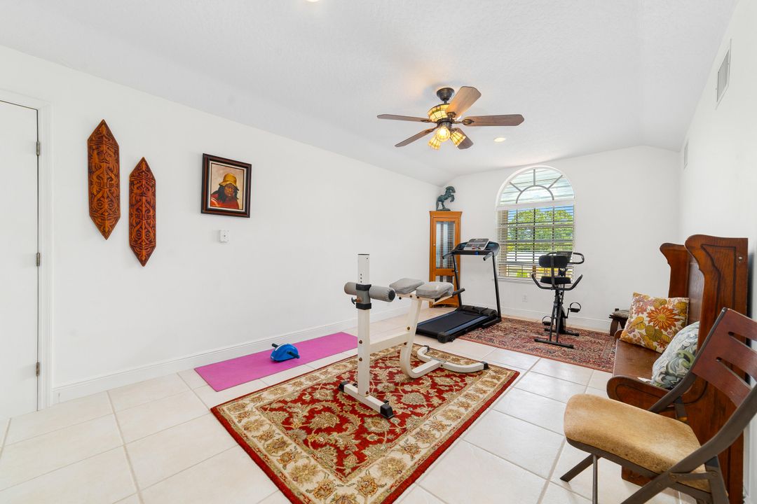 合同活跃: $698,900 (5 贝兹, 3 浴室, 3501 平方英尺)