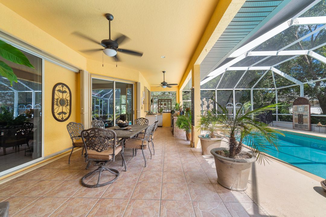 合同活跃: $698,900 (5 贝兹, 3 浴室, 3501 平方英尺)