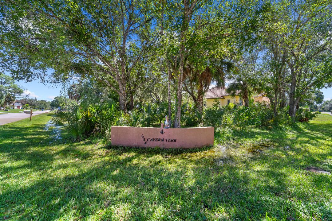 合同活跃: $698,900 (5 贝兹, 3 浴室, 3501 平方英尺)