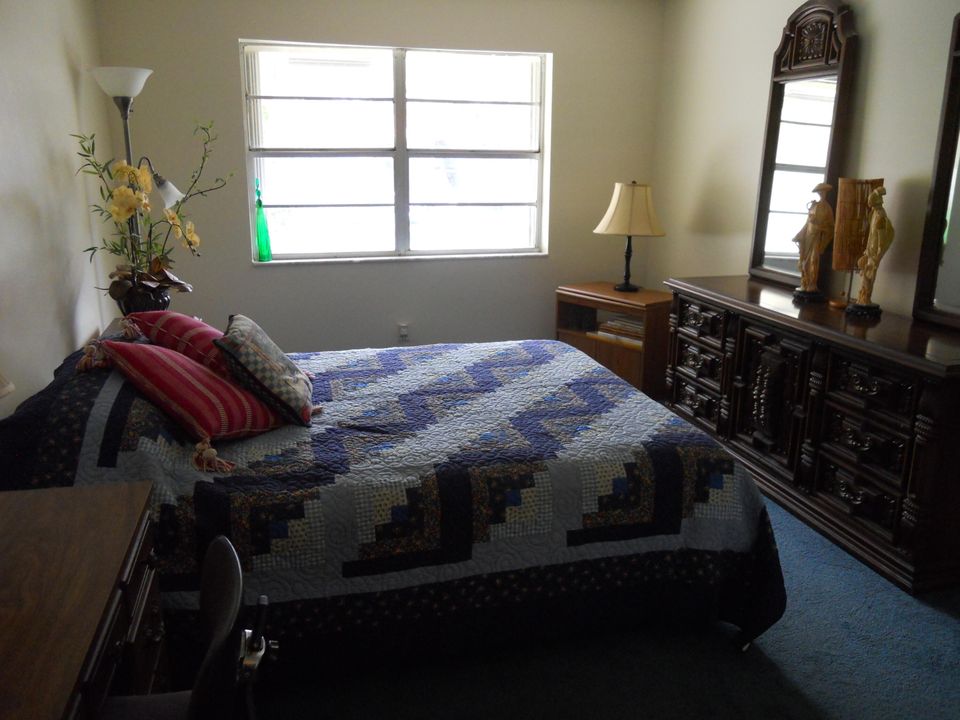 Activo con contrato: $235,000 (2 camas, 2 baños, 978 Pies cuadrados)