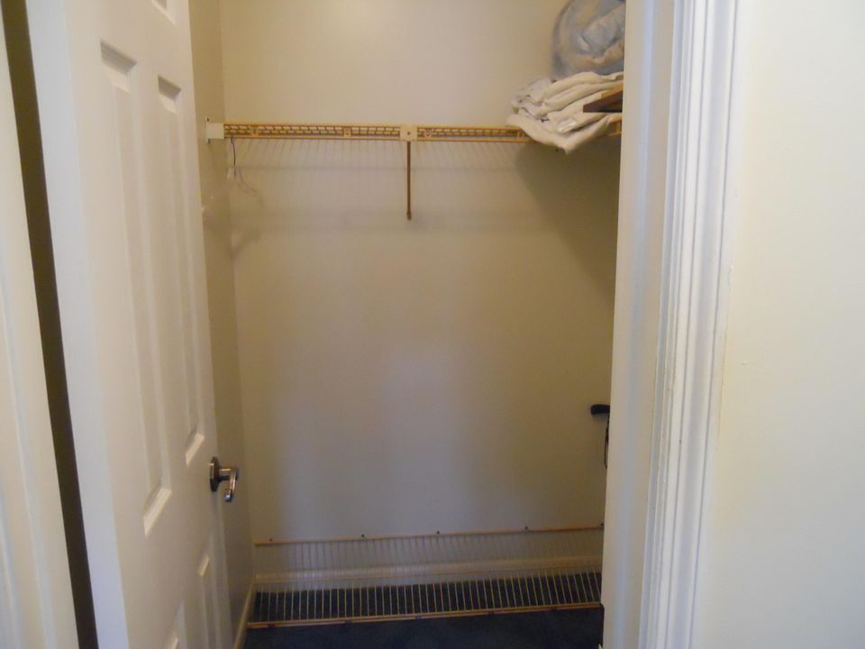 Activo con contrato: $235,000 (2 camas, 2 baños, 978 Pies cuadrados)