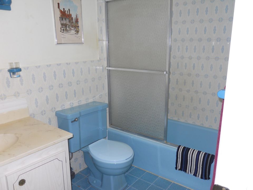 Activo con contrato: $235,000 (2 camas, 2 baños, 978 Pies cuadrados)