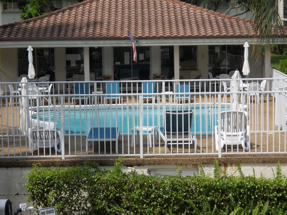 Activo con contrato: $235,000 (2 camas, 2 baños, 978 Pies cuadrados)