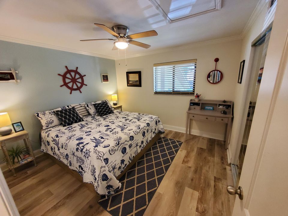 待售: $279,999 (2 贝兹, 2 浴室, 1072 平方英尺)