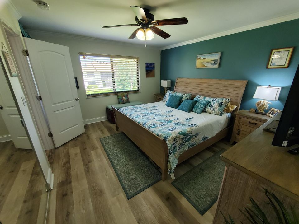 待售: $279,999 (2 贝兹, 2 浴室, 1072 平方英尺)