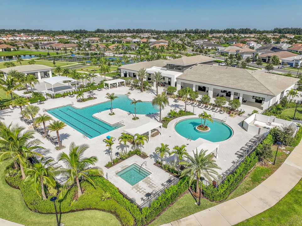 Activo con contrato: $829,900 (3 camas, 3 baños, 2766 Pies cuadrados)