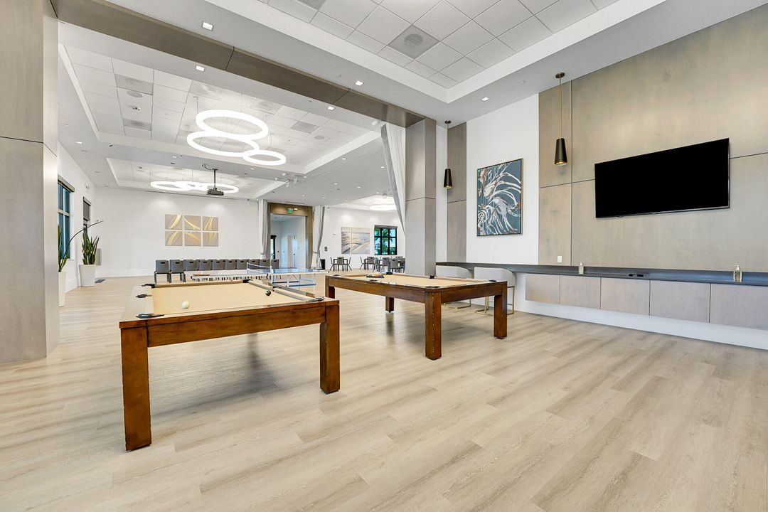 Activo con contrato: $829,900 (3 camas, 3 baños, 2766 Pies cuadrados)