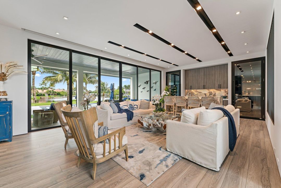 На продажу: $12,990,000 (5 спален, 6 ванн, 6476 Квадратных фут)