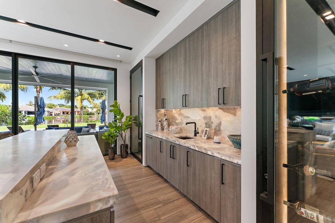 На продажу: $12,990,000 (5 спален, 6 ванн, 6476 Квадратных фут)