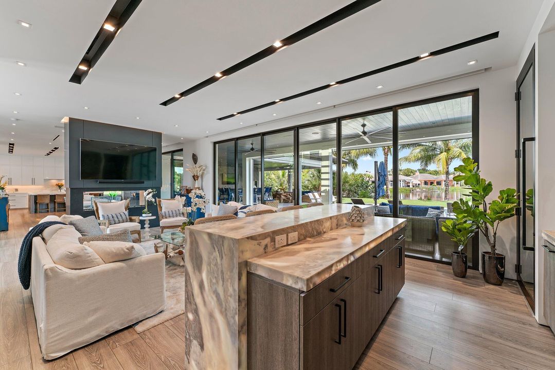 На продажу: $12,990,000 (5 спален, 6 ванн, 6476 Квадратных фут)