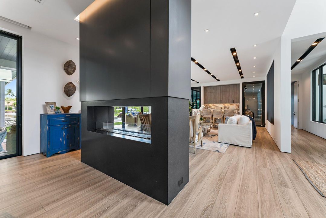 На продажу: $12,990,000 (5 спален, 6 ванн, 6476 Квадратных фут)