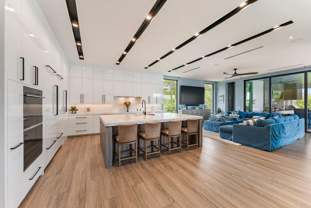 На продажу: $12,990,000 (5 спален, 6 ванн, 6476 Квадратных фут)