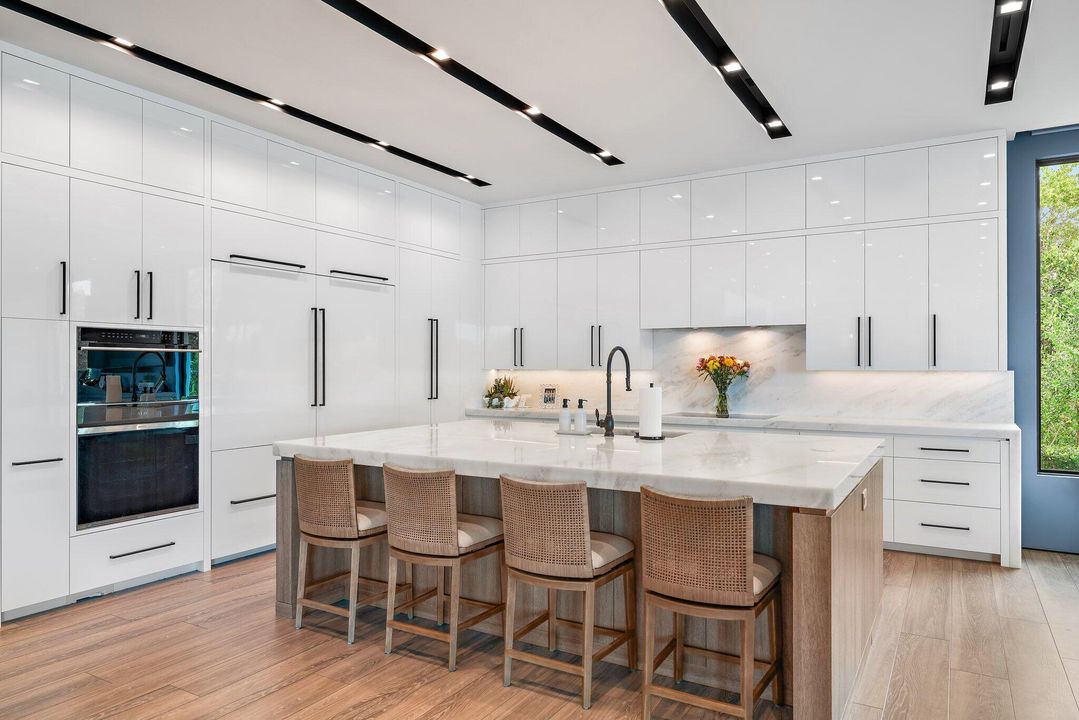 На продажу: $12,990,000 (5 спален, 6 ванн, 6476 Квадратных фут)