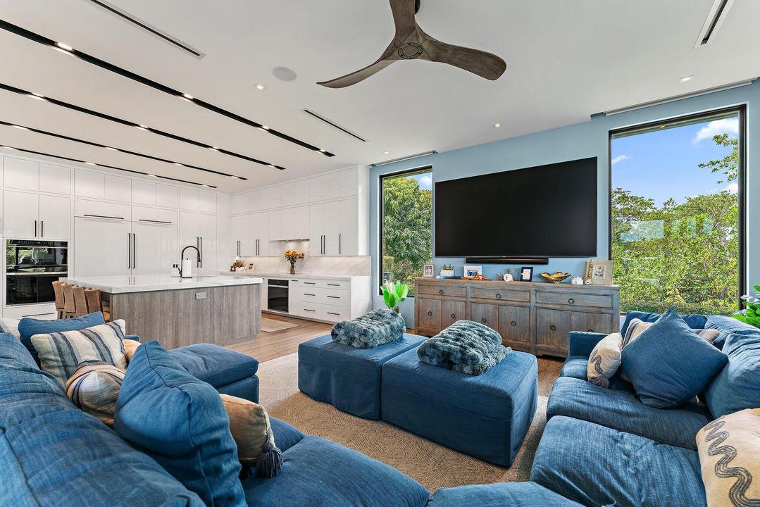 На продажу: $12,990,000 (5 спален, 6 ванн, 6476 Квадратных фут)