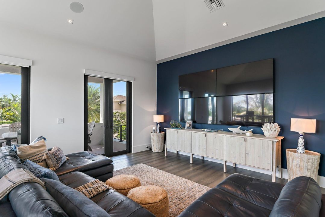 На продажу: $12,990,000 (5 спален, 6 ванн, 6476 Квадратных фут)