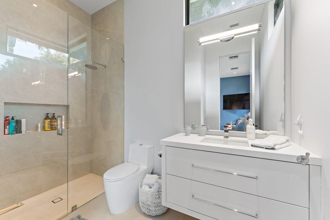 На продажу: $12,990,000 (5 спален, 6 ванн, 6476 Квадратных фут)