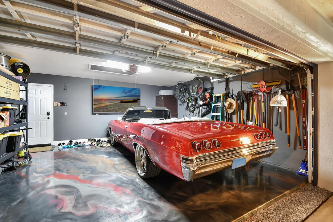 For Sale: $1,199,999 (4 beds, 2 baths, 2372 Square Feet)