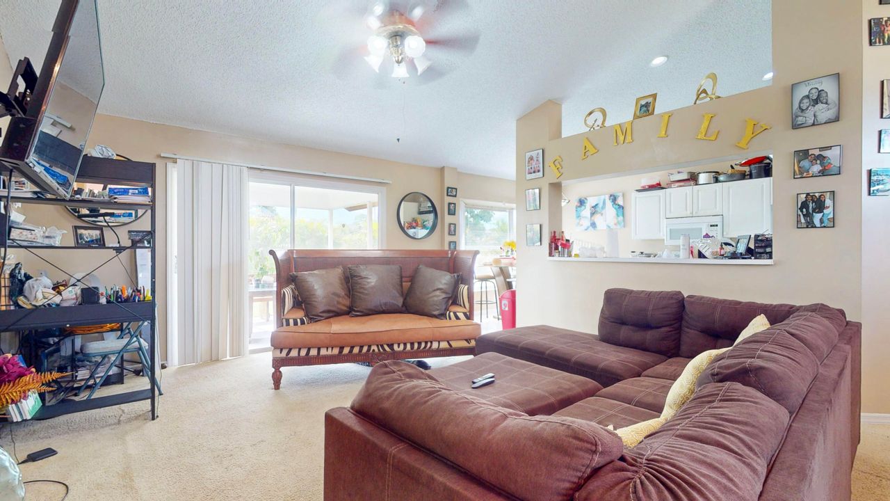 Active With Contract: $639,000 (6 beds, 4 baths, 3224 Square Feet)