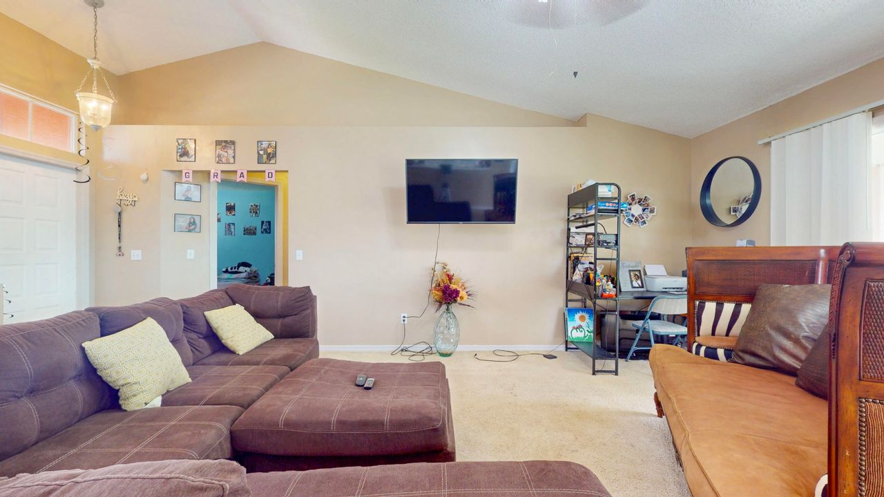 Active With Contract: $639,000 (6 beds, 4 baths, 3224 Square Feet)