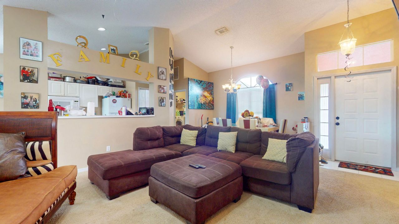 Active With Contract: $639,000 (6 beds, 4 baths, 3224 Square Feet)