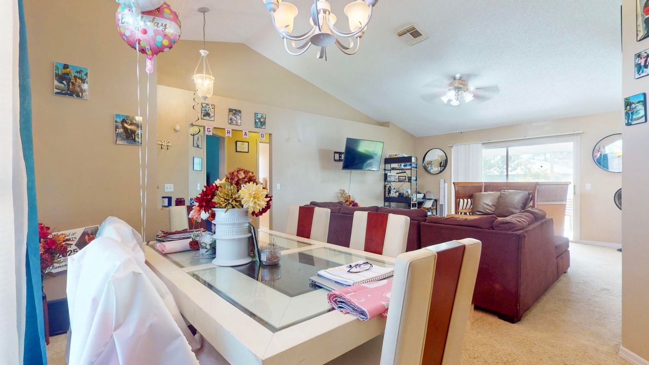 Active With Contract: $639,000 (6 beds, 4 baths, 3224 Square Feet)