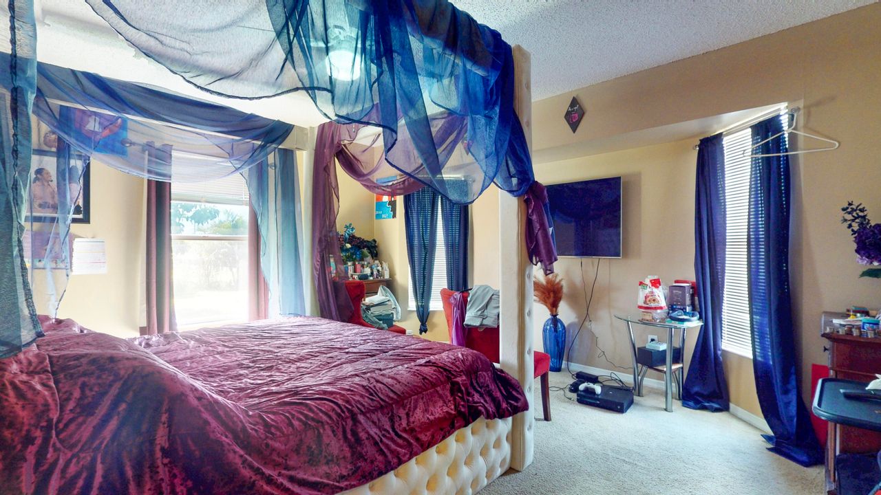 Active With Contract: $639,000 (6 beds, 4 baths, 3224 Square Feet)