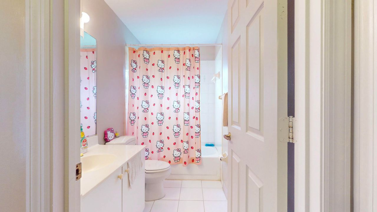 Active With Contract: $639,000 (6 beds, 4 baths, 3224 Square Feet)