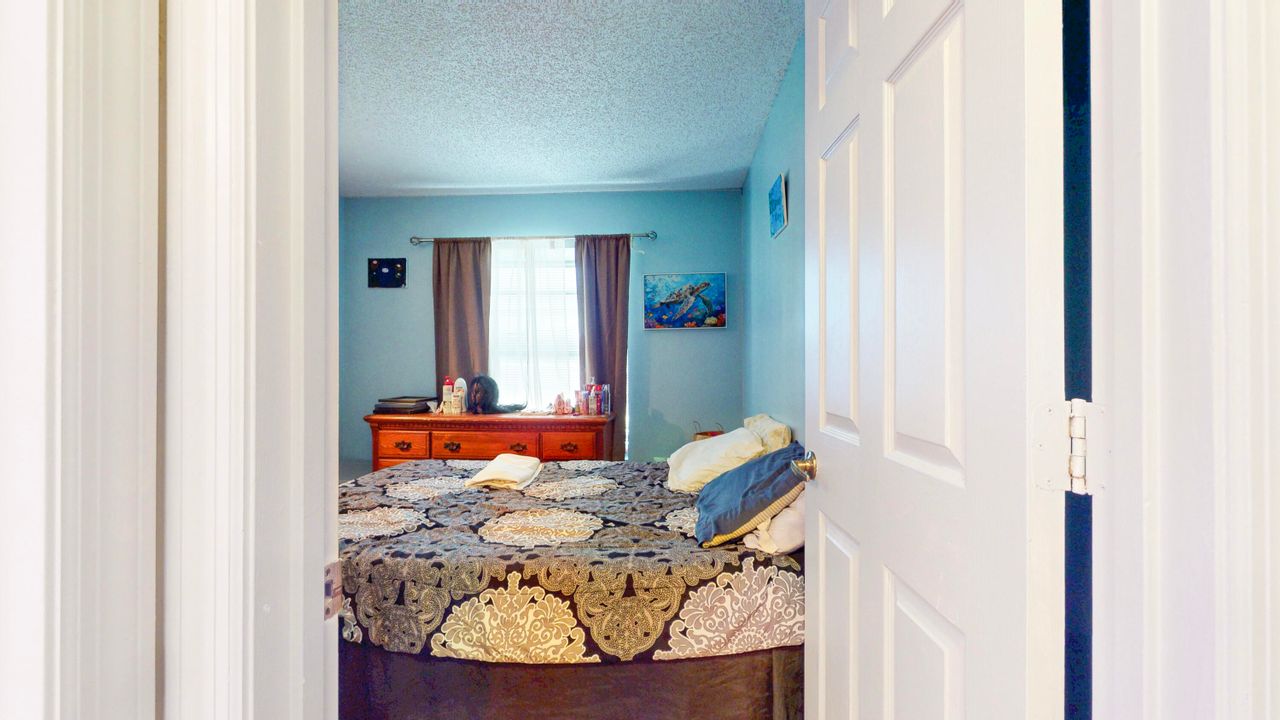 Active With Contract: $639,000 (6 beds, 4 baths, 3224 Square Feet)