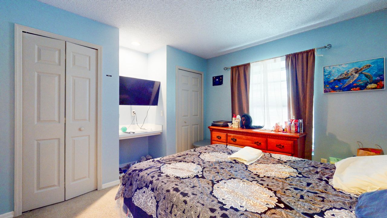 Active With Contract: $639,000 (6 beds, 4 baths, 3224 Square Feet)