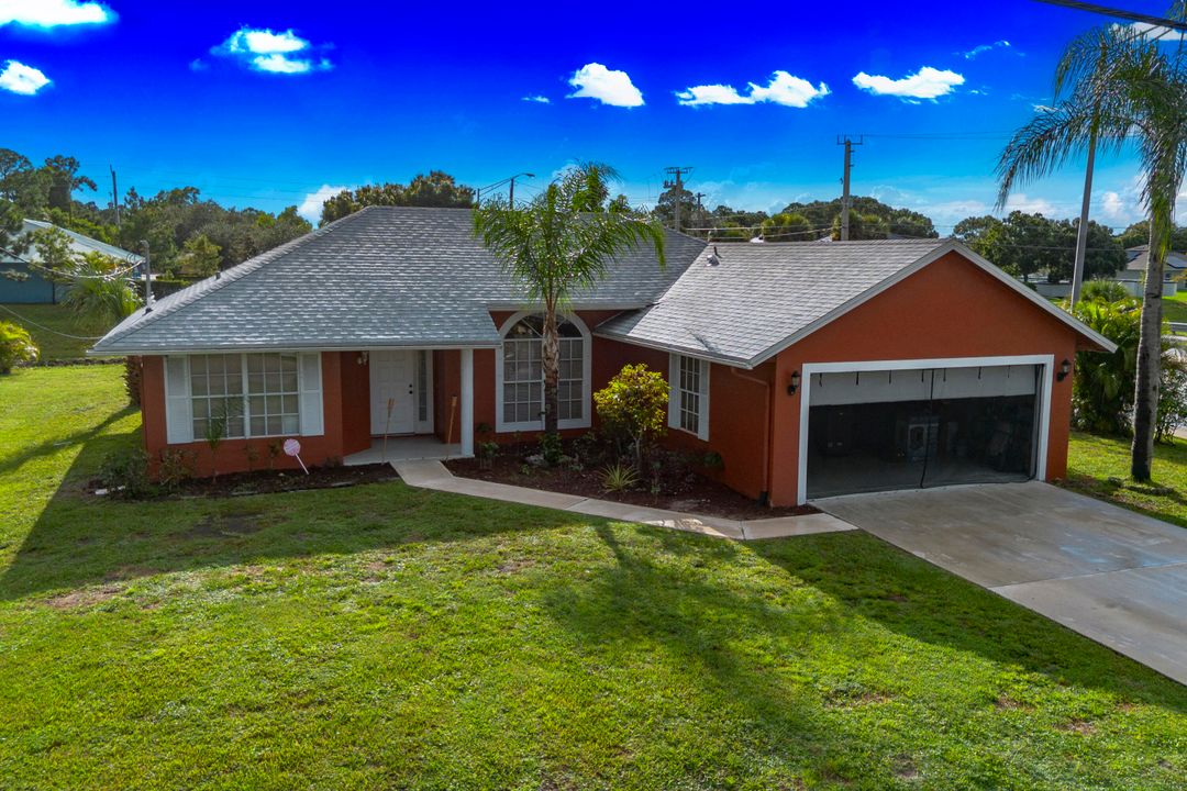 Active With Contract: $639,000 (6 beds, 4 baths, 3224 Square Feet)