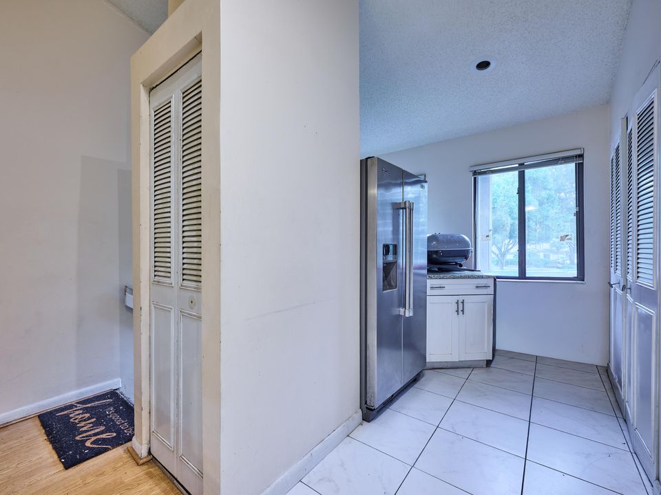 待售: $245,000 (3 贝兹, 2 浴室, 1250 平方英尺)