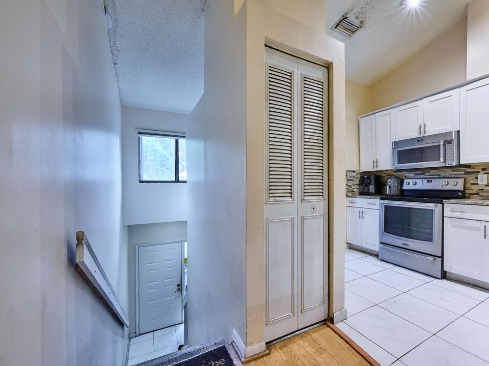 待售: $245,000 (3 贝兹, 2 浴室, 1250 平方英尺)