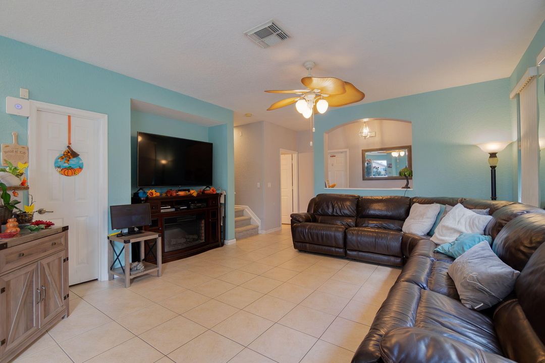 En Venta: $340,000 (3 camas, 2 baños, 1535 Pies cuadrados)