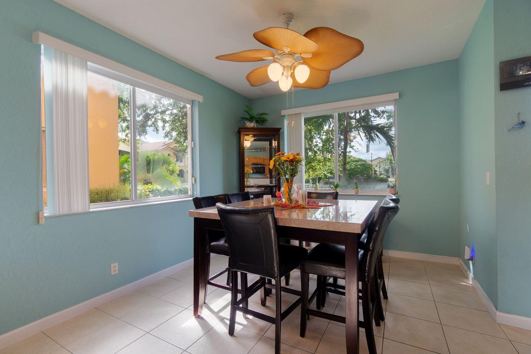 En Venta: $340,000 (3 camas, 2 baños, 1535 Pies cuadrados)