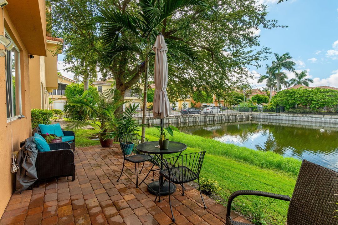 En Venta: $340,000 (3 camas, 2 baños, 1535 Pies cuadrados)