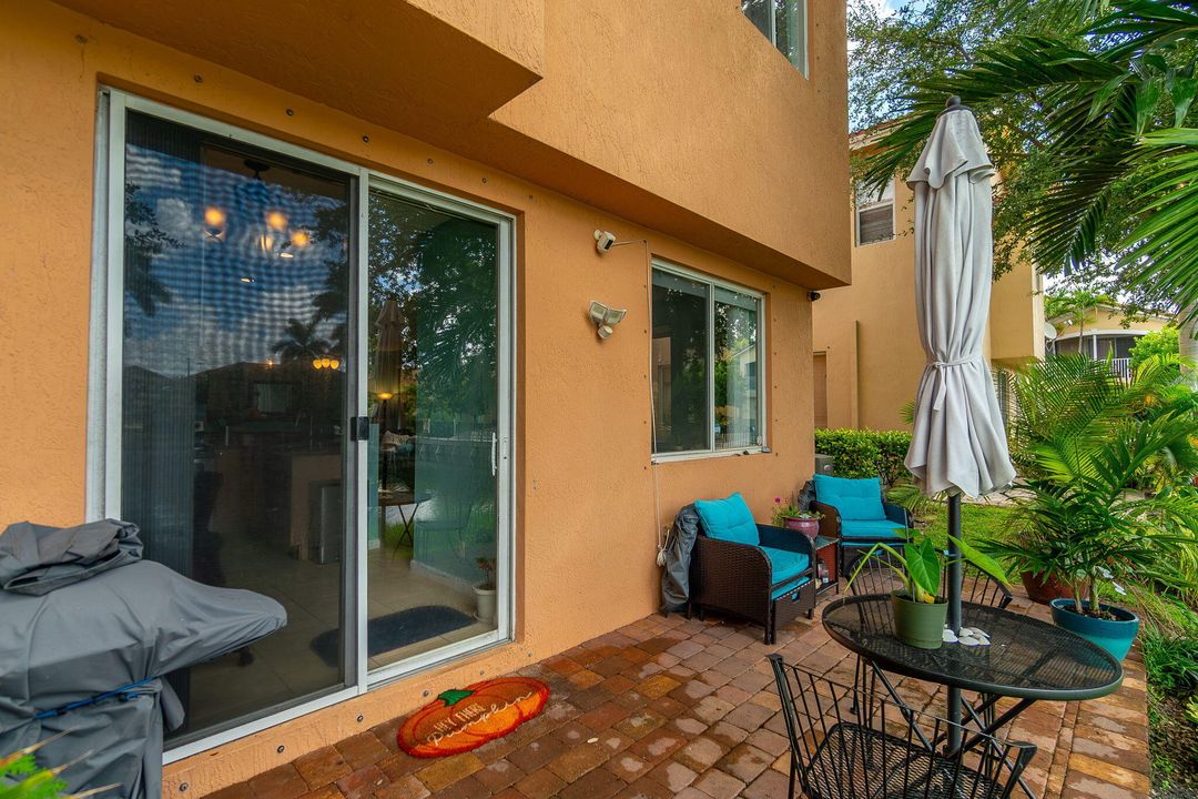 En Venta: $340,000 (3 camas, 2 baños, 1535 Pies cuadrados)