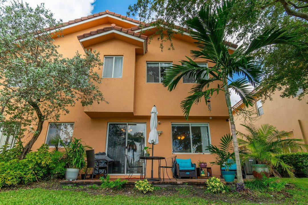 En Venta: $340,000 (3 camas, 2 baños, 1535 Pies cuadrados)