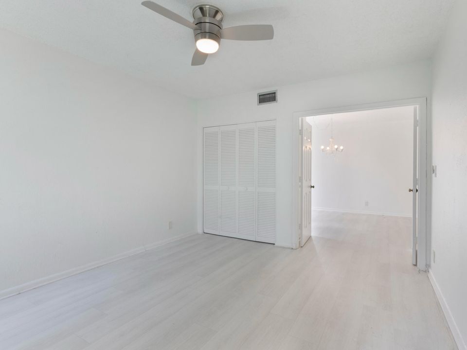 Activo con contrato: $299,000 (3 camas, 2 baños, 1617 Pies cuadrados)