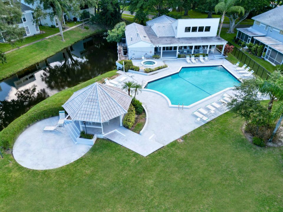 Activo con contrato: $299,000 (3 camas, 2 baños, 1617 Pies cuadrados)