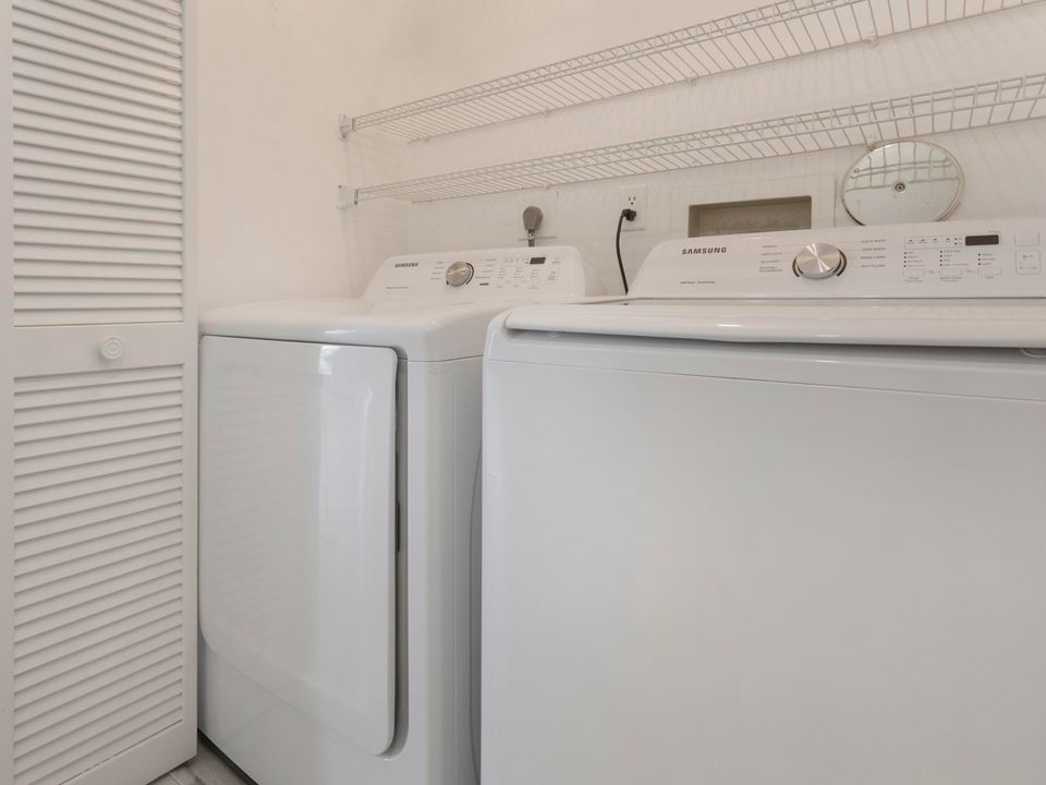 Activo con contrato: $299,000 (3 camas, 2 baños, 1617 Pies cuadrados)