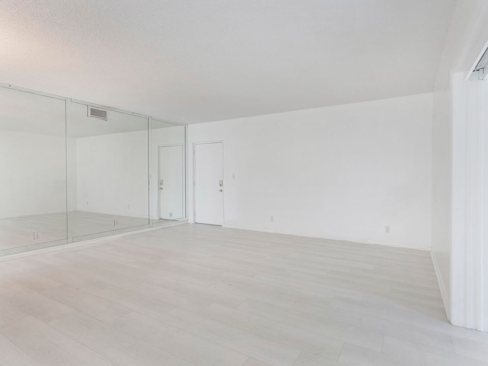 Activo con contrato: $299,000 (3 camas, 2 baños, 1617 Pies cuadrados)