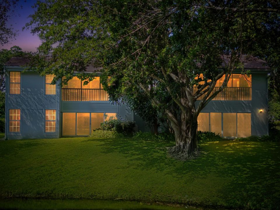 Activo con contrato: $299,000 (3 camas, 2 baños, 1617 Pies cuadrados)