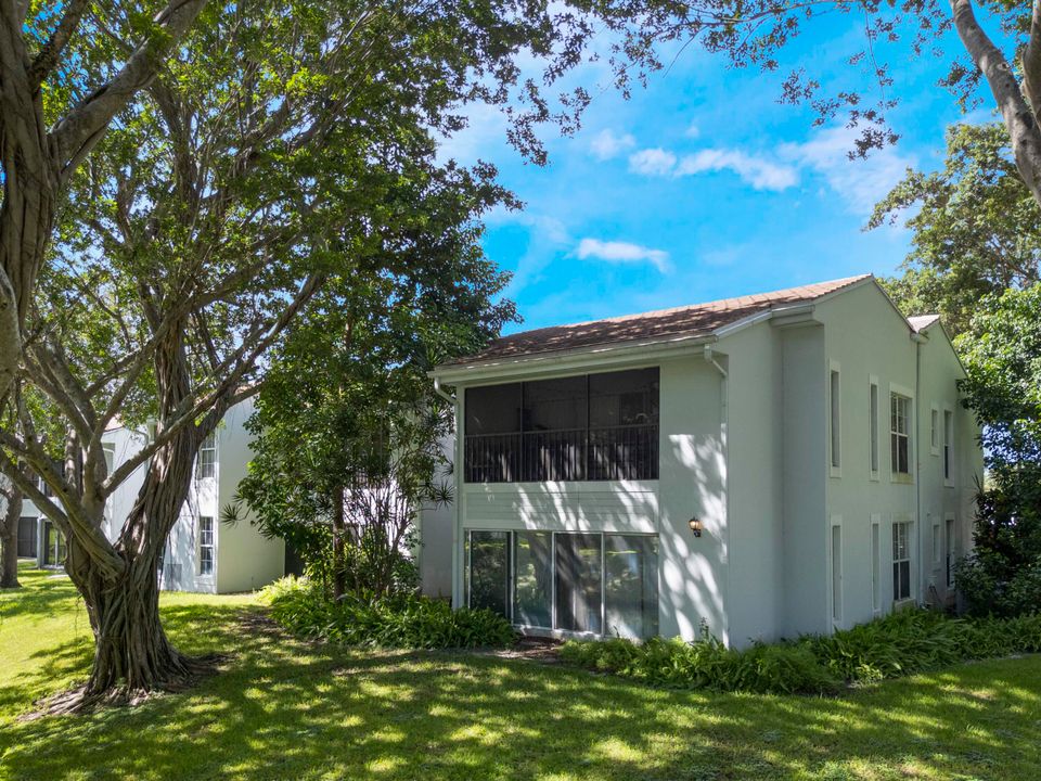 Activo con contrato: $299,000 (3 camas, 2 baños, 1617 Pies cuadrados)