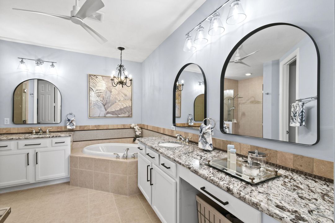 Под контрактом: $769,900 (3 спален, 3 ванн, 2750 Квадратных фут)