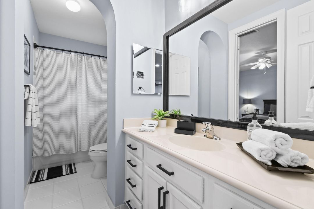 Под контрактом: $769,900 (3 спален, 3 ванн, 2750 Квадратных фут)