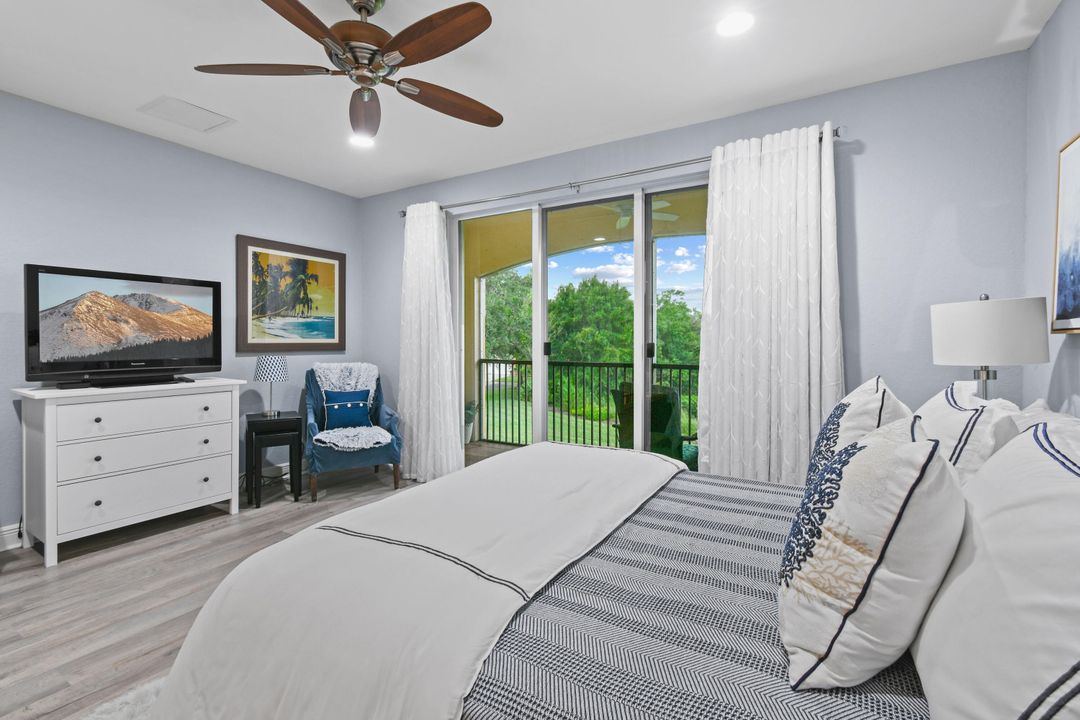 Под контрактом: $769,900 (3 спален, 3 ванн, 2750 Квадратных фут)