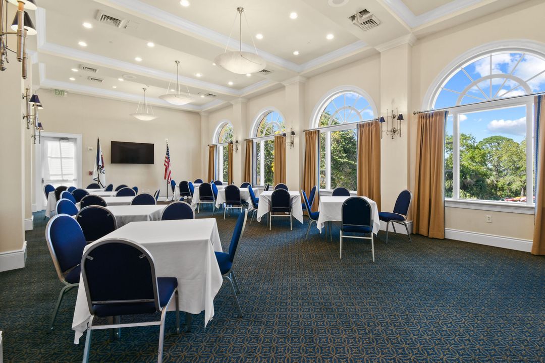 Под контрактом: $769,900 (3 спален, 3 ванн, 2750 Квадратных фут)