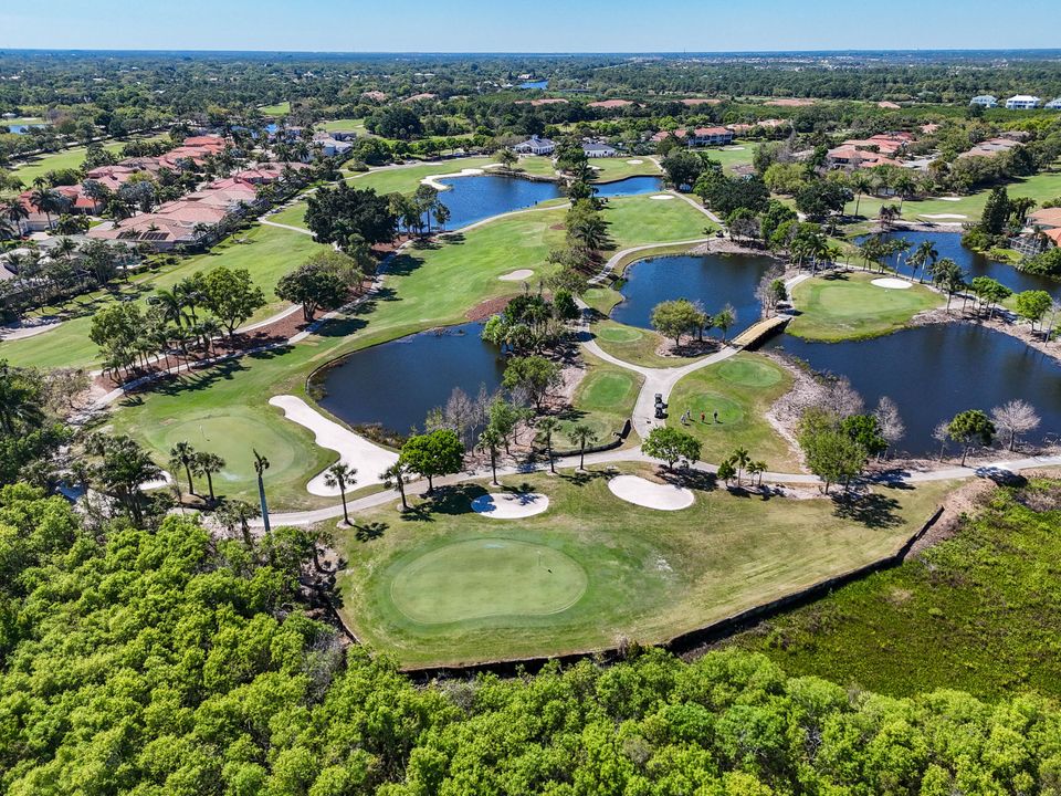 Под контрактом: $769,900 (3 спален, 3 ванн, 2750 Квадратных фут)