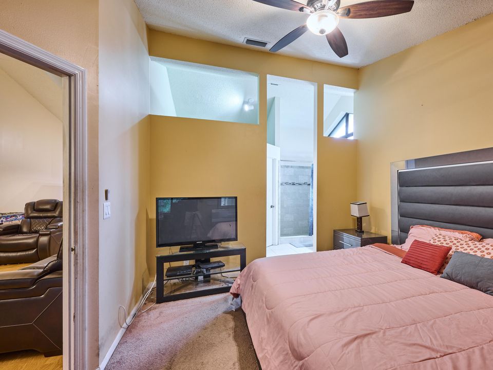 待售: $245,000 (3 贝兹, 2 浴室, 1250 平方英尺)