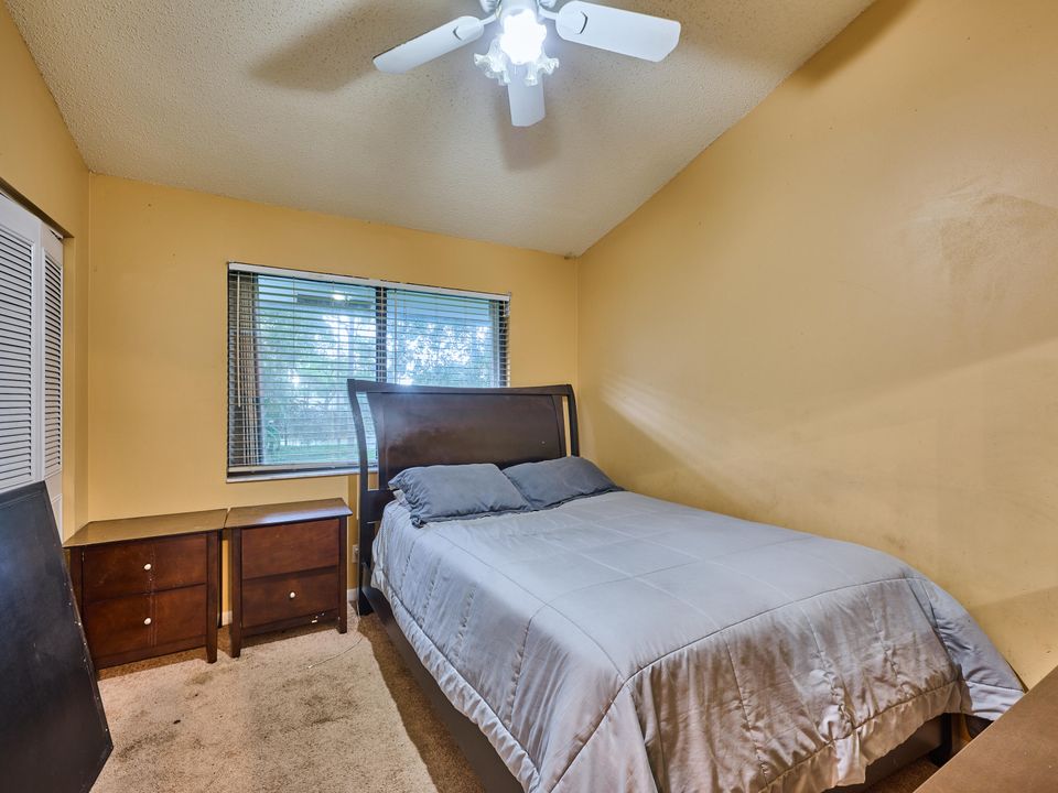 待售: $245,000 (3 贝兹, 2 浴室, 1250 平方英尺)